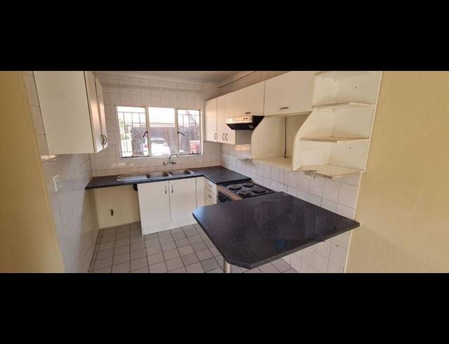 2 BEDROOM TOWNHOUSE FOR SALE IN TERENURE
